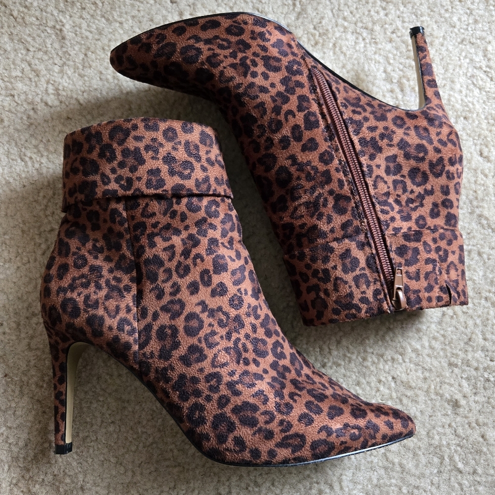 EXPRESS faux suede leopard print ankle booties brown black 9.5 animal boots sexy